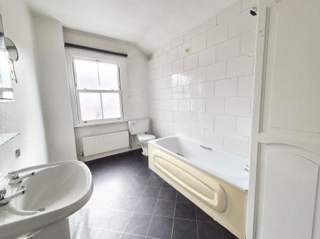 2 bedroom Terraced House for sale in Boundary Road, Aylestone, Leicester, LE2