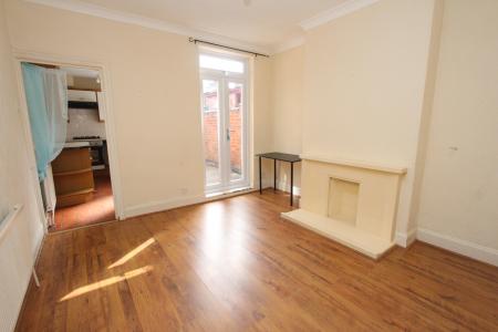 2 bedroom Terraced House to let in Hartopp Road, Clarendon Park, Leicester, LE2