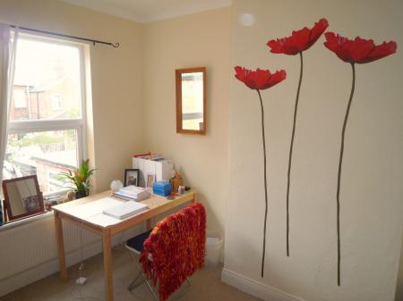 2 bedroom Terraced House to let in Hartopp Road, Clarendon Park, Leicester, LE2