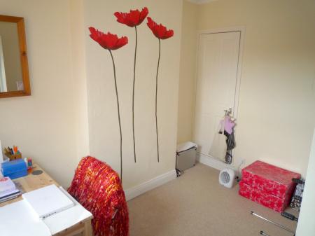 2 bedroom Terraced House to let in Hartopp Road, Clarendon Park, Leicester, LE2