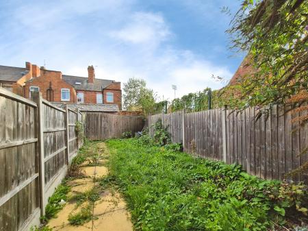 2 bedroom Town house to let in Lansdowne Road, Aylestone, Leicester, LE2