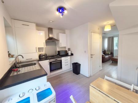 2 bedroom Town house to let in Lansdowne Road, Aylestone, Leicester, LE2