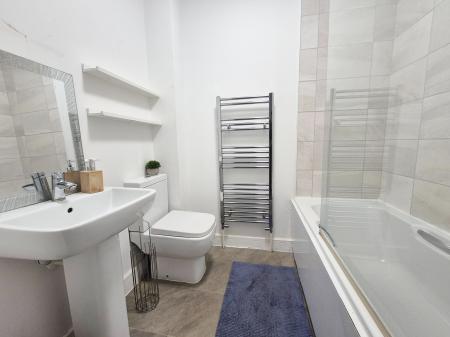 2 bedroom Town house to let in Lansdowne Road, Aylestone, Leicester, LE2