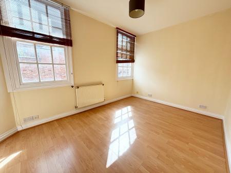 2 bedroom Flat to let in Mill Hill Lane, City Centre, Leicester, LE2