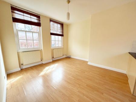 2 bedroom Flat to let in Mill Hill Lane, City Centre, Leicester, LE2