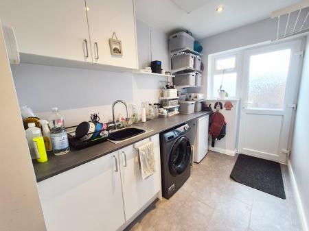 3 bedroom Semi-detached house for sale in Elsham Close, Glenfield, LE3