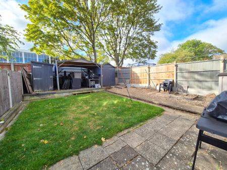 3 bedroom Semi-detached house for sale in Elsham Close, Glenfield, LE3