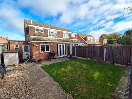 3 bedroom Semi-detached house for sale in Elsham Close, Glenfield, LE3