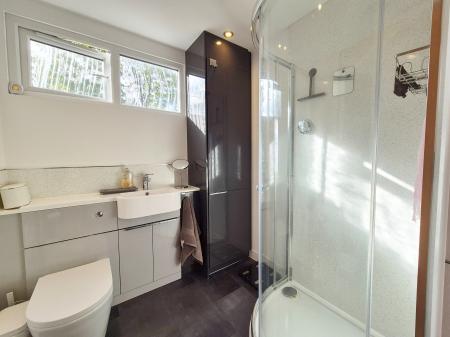 3 bedroom Semi-detached house for sale in Elsham Close, Glenfield, LE3
