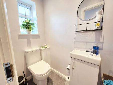 3 bedroom Semi-detached house for sale in Elsham Close, Glenfield, LE3