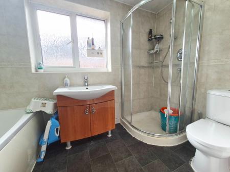 3 bedroom Detached house for sale in Foxcroft Close, Rowley Fields, Leicester, LE3