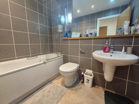 2 bedroom Penthouse for sale in Lee Circle, City Centre, Leicester, LE1