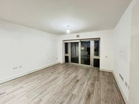2 bedroom Flat to let in Elbow Lane, City Centre, Leicester, LE1