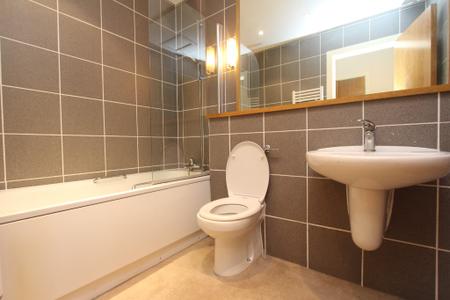 2 bedroom Flat to let in Lee Circle, City Centre, Leicester, LE1