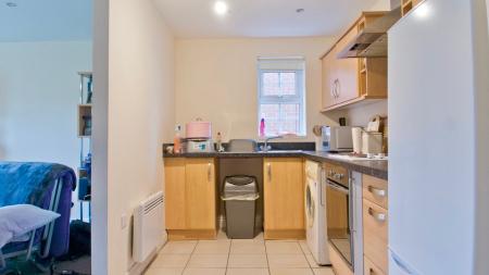 2 bedroom Flat for sale in Birkby Close, Hamilton, Leicester, LE5