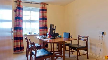 2 bedroom Flat for sale in Birkby Close, Hamilton, Leicester, LE5