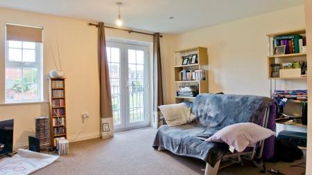 2 bedroom Flat for sale in Birkby Close, Hamilton, Leicester, LE5
