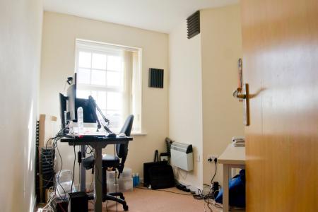 2 bedroom Flat for sale in Birkby Close, Hamilton, Leicester, LE5