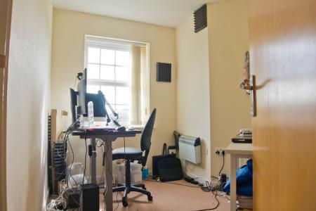 2 bedroom Flat for sale in Birkby Close, Hamilton, Leicester, LE5