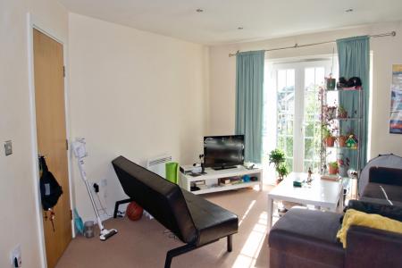 2 bedroom Flat for sale in Birkby Close, Hamilton, Leicester, LE5