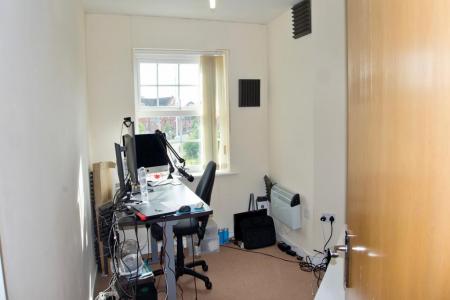 2 bedroom Flat for sale in Birkby Close, Hamilton, Leicester, LE5
