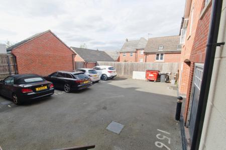 2 bedroom Flat for sale in Brompton road, Hamilton, Leicester, LE5