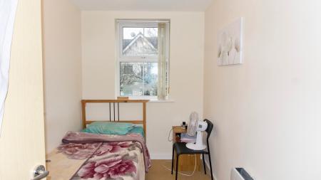 2 bedroom Flat for sale in Brompton road, Hamilton, Leicester, LE5