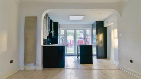 8 bedroom Semi-detached house for sale in Highway Road, Evington, Leicester, LE5