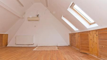 8 bedroom Semi-detached house for sale in Highway Road, Evington, Leicester, LE5