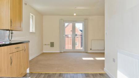 2 bedroom Flat to let in Saxthorpe Road, Hamilton, Leicester, LE5