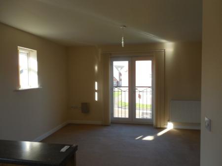 2 bedroom Flat to let in Saxthorpe Road, Hamilton, Leicester, LE5