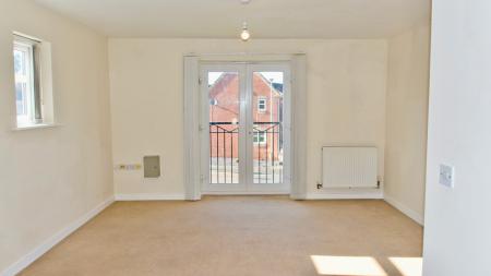 2 bedroom Flat to let in Saxthorpe Road, Hamilton, Leicester, LE5