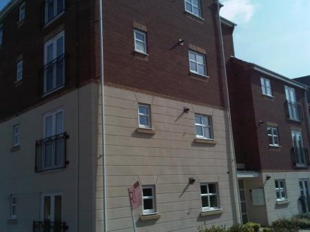 2 bedroom Flat to let in Saxthorpe Road, Hamilton, Leicester, LE5