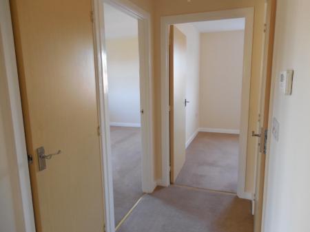 2 bedroom Flat to let in Saxthorpe Road, Hamilton, Leicester, LE5