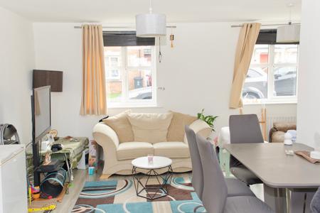 2 bedroom Flat for sale in Kepwick road, Hamilton, Leicester, LE5