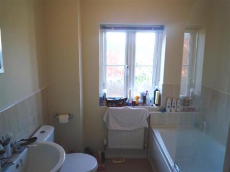 2 bedroom Coach House to let in Dalton road, Hamilton, Leicester, LE5