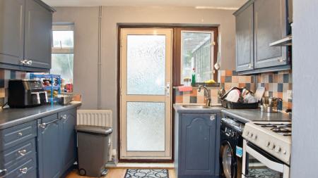 4 bedroom Terraced House for sale in Ledbury Green, Beaumont leys, Leicester, LE4