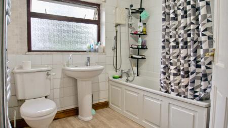 4 bedroom Terraced House for sale in Ledbury Green, Beaumont leys, Leicester, LE4