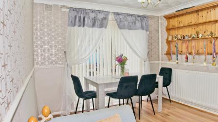 4 bedroom Terraced House for sale in Ledbury Green, Beaumont leys, Leicester, LE4