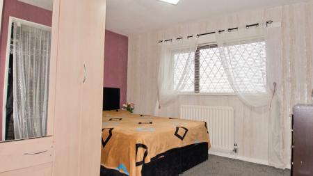 4 bedroom Terraced House for sale in Ledbury Green, Beaumont leys, Leicester, LE4