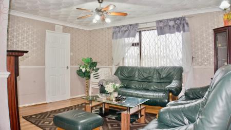 4 bedroom Terraced House for sale in Ledbury Green, Beaumont leys, Leicester, LE4