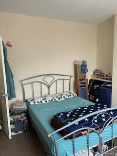 3 bedroom Flat to let in Bushby Road, Humberstone, Leicester, LE5