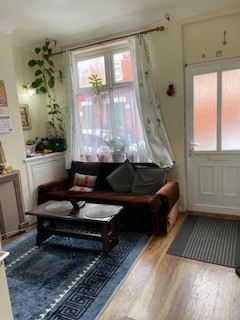 3 bedroom Flat to let in Bushby Road, Humberstone, Leicester, LE5