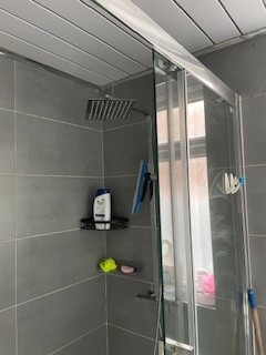 3 bedroom Flat to let in Bushby Road, Humberstone, Leicester, LE5