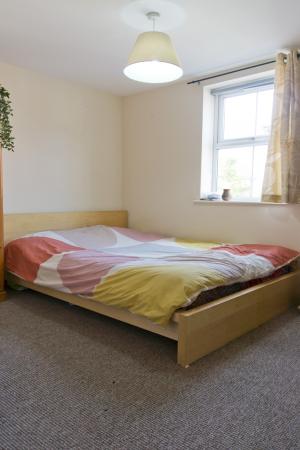 2 bedroom Flat to let in Brompton Road, Hamilton, Leicester, LE5