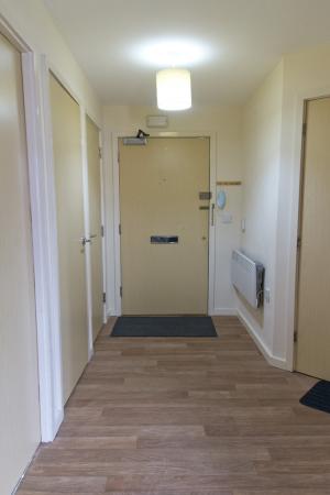 2 bedroom Flat to let in Brompton Road, Hamilton, Leicester, LE5