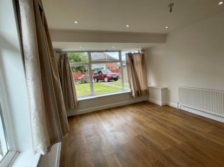 3 bedroom Bungalow to let in Pinetree Avenue, Leicester, LE5