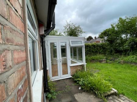 3 bedroom Bungalow to let in Pinetree Avenue, Leicester, LE5