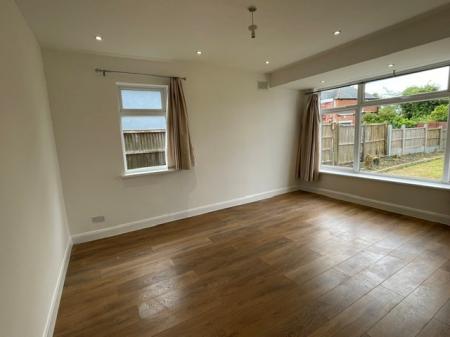 3 bedroom Bungalow to let in Pinetree Avenue, Leicester, LE5