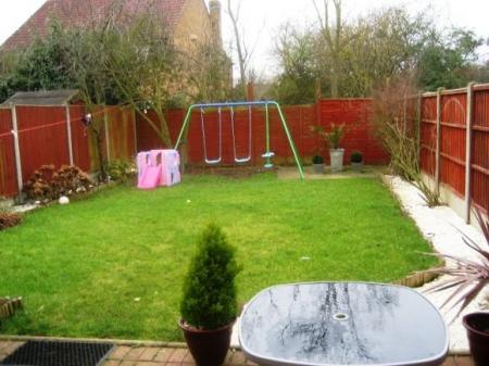 3 bedroom Semi-detached house to let in Meadowsweet Road, Hamilton, Leicester, LE5